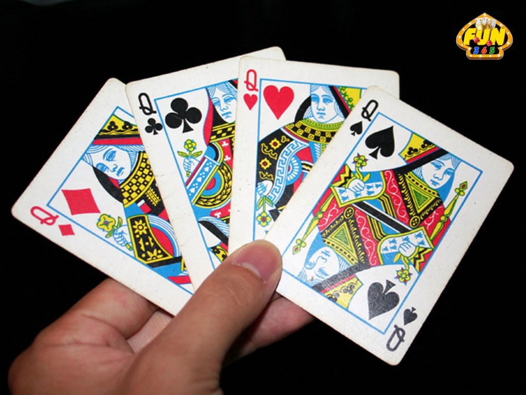 Ý nghĩa của những lá Đầm (Q) trong bộ 52 lá bài tây